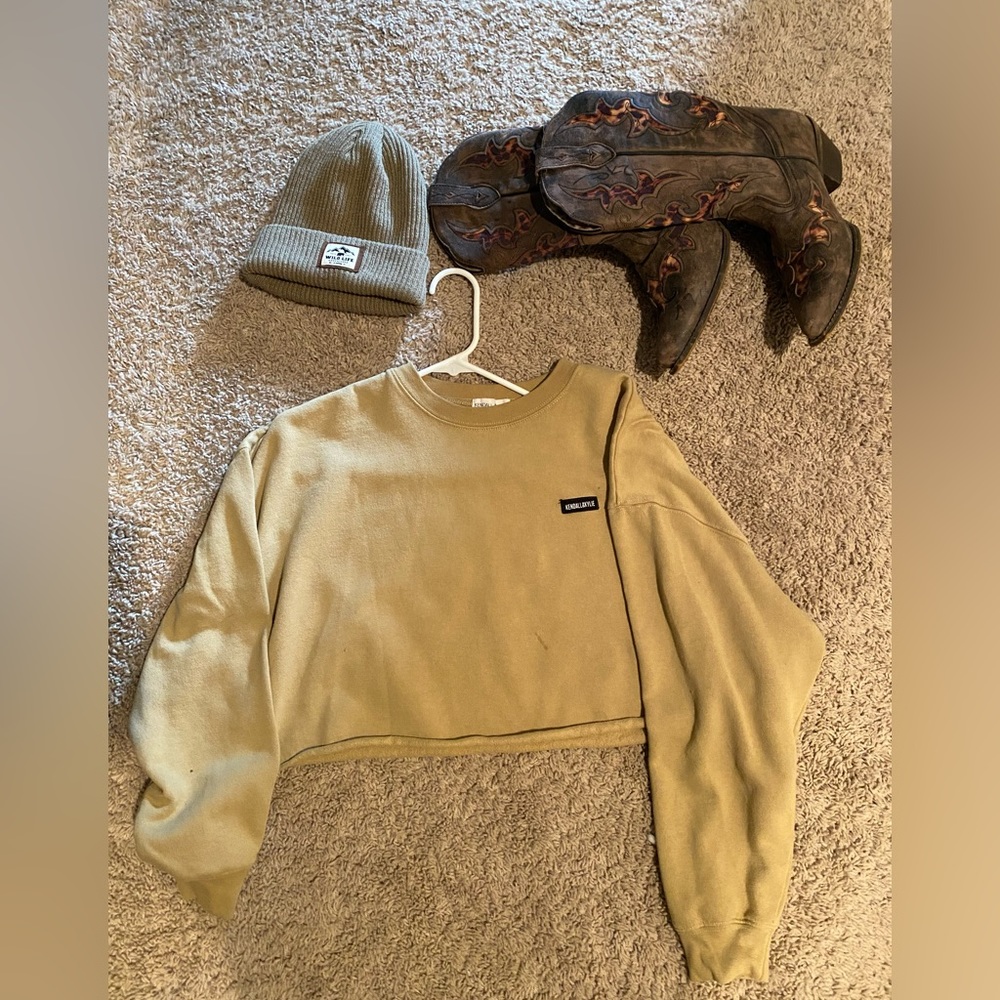 Kendall&Kylie Cropped Crewneck Sweatshirt